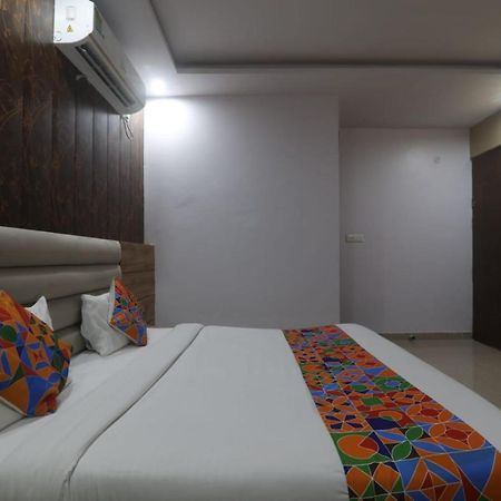 Icyhotels Hl Inn Chinhat Bagian luar foto