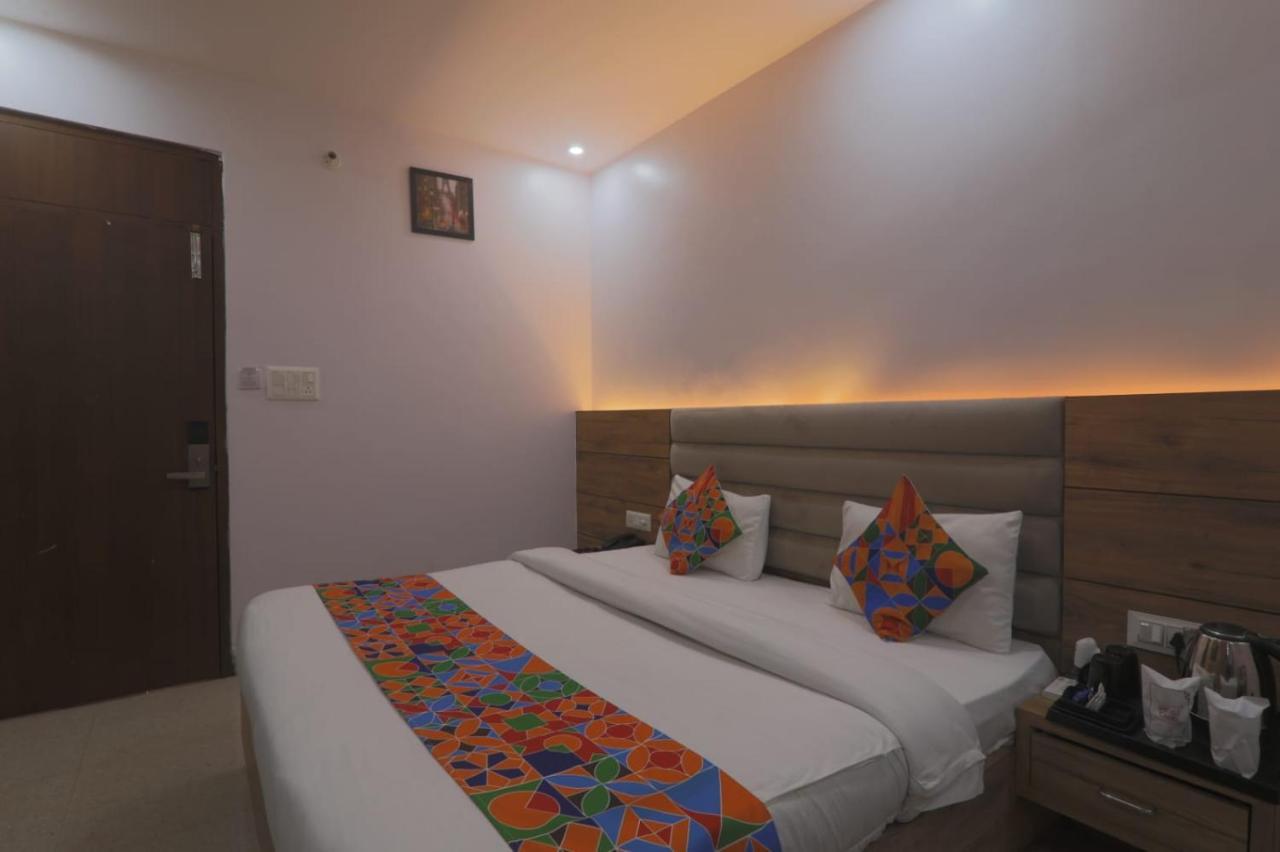 Icyhotels Hl Inn Chinhat Bagian luar foto