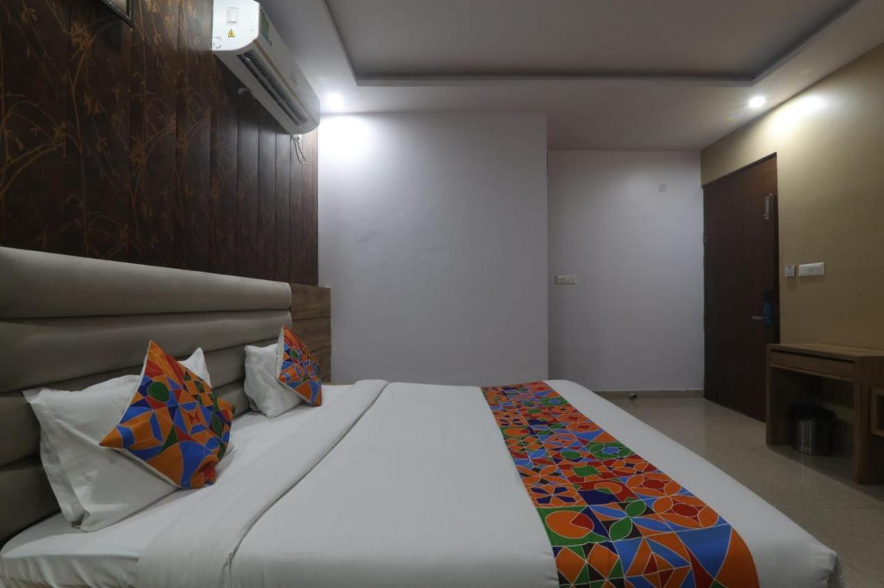 Icyhotels Hl Inn Chinhat Bagian luar foto