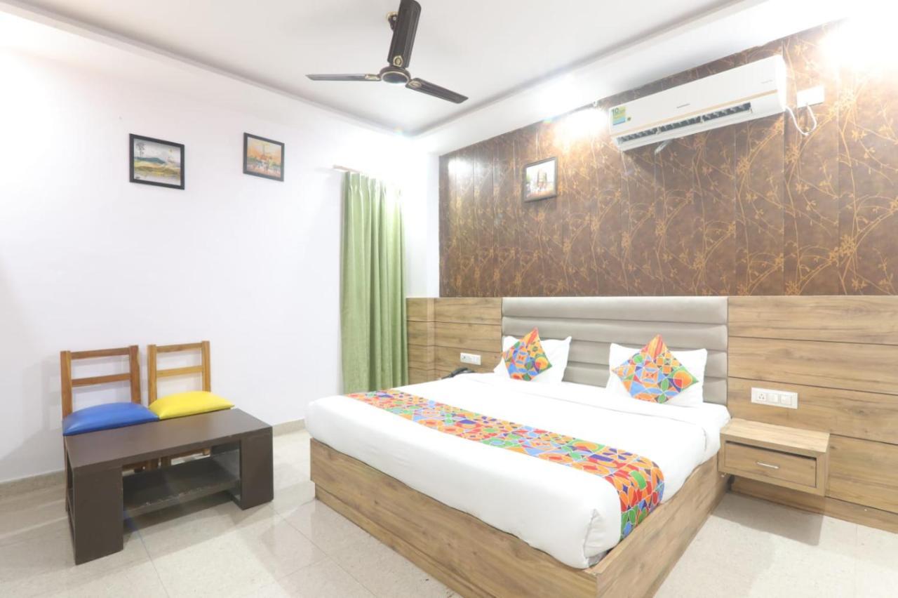 Icyhotels Hl Inn Chinhat Bagian luar foto