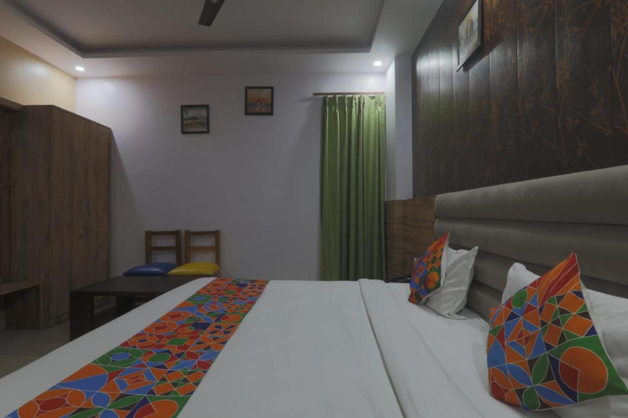 Icyhotels Hl Inn Chinhat Bagian luar foto