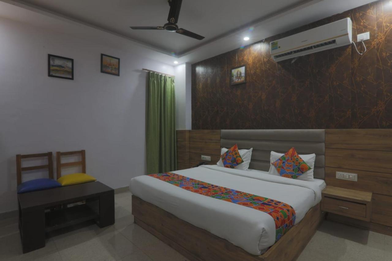 Icyhotels Hl Inn Chinhat Bagian luar foto