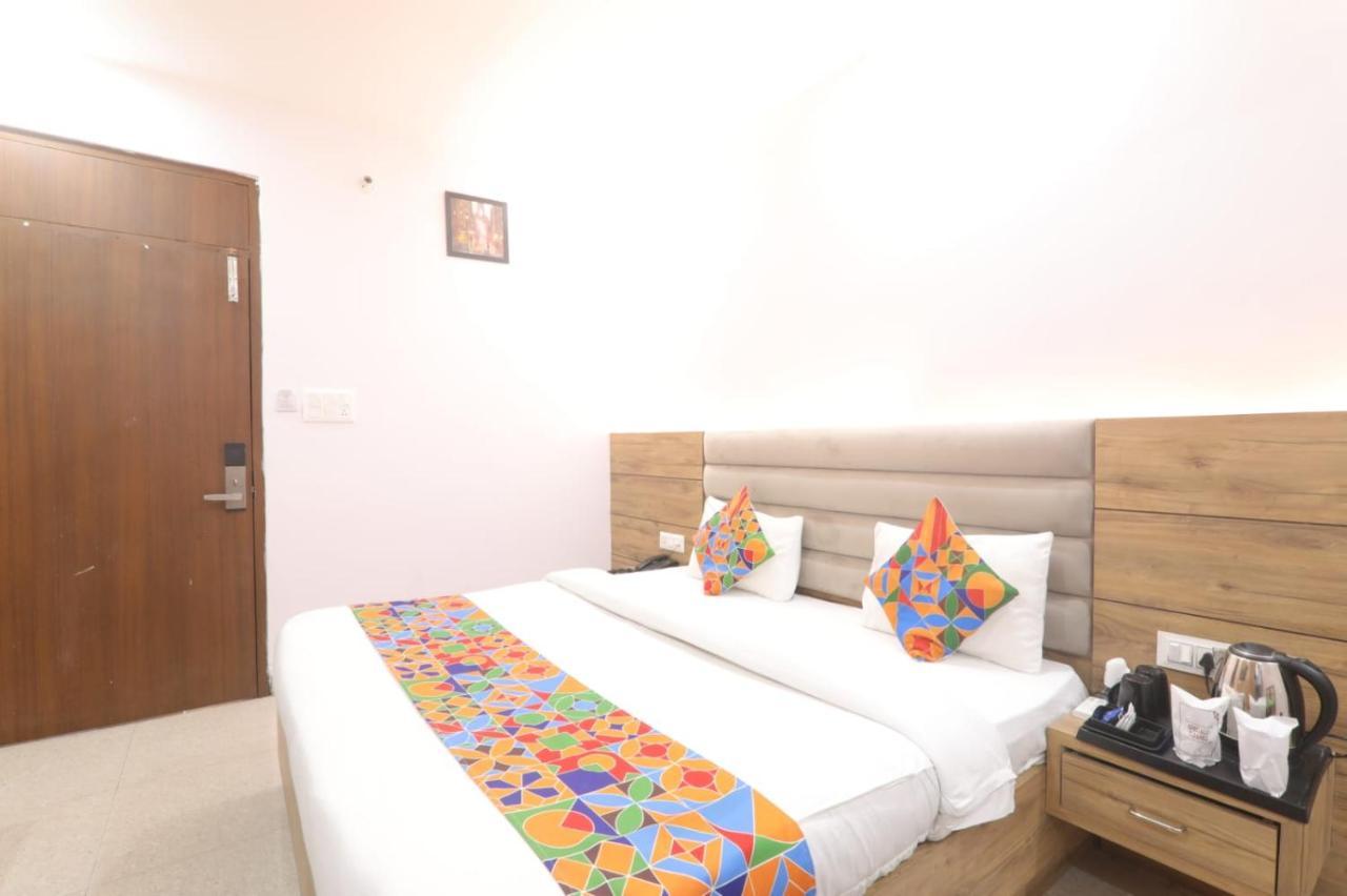 Icyhotels Hl Inn Chinhat Bagian luar foto